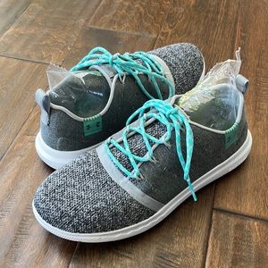 Under Armour Womens Charged 24 7 Gray Running Shoes Sneakers Sz 8